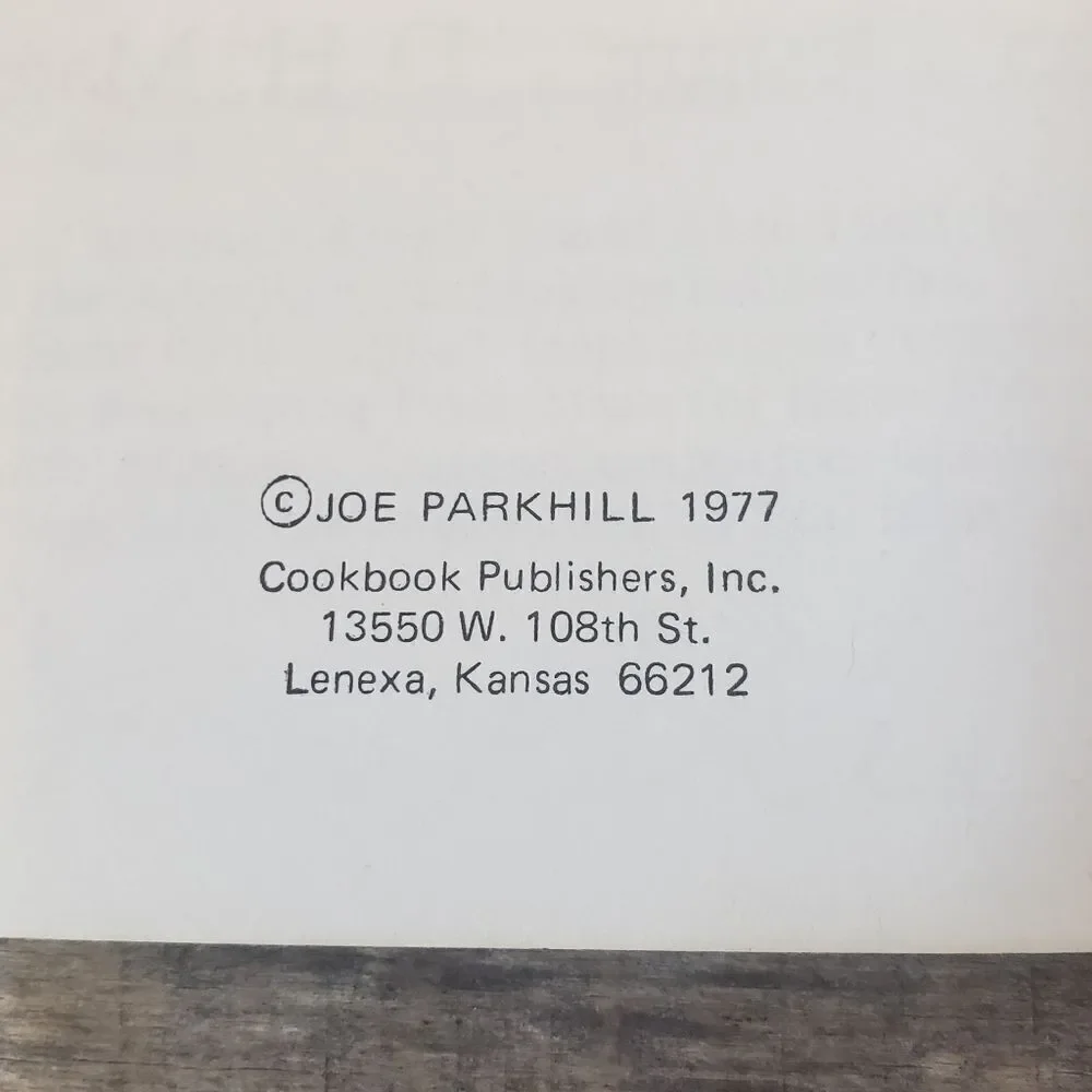Vintage 1977 THE WONDERFUL WORLD OF HONEY - A Sugarless Cookbook Joe Parkhill